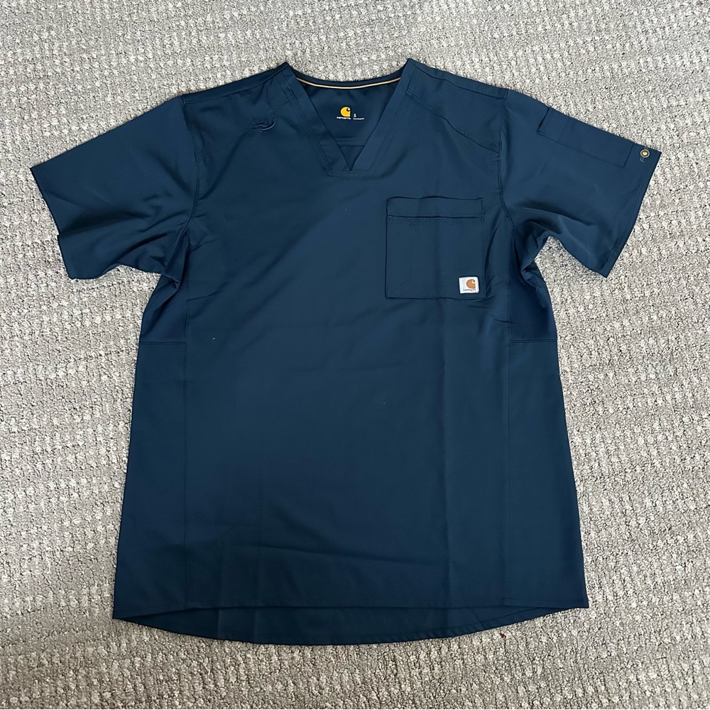 Small men’s/unisex Carhartt Liberty scrubs top